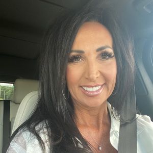 Meet your Posher, Connie